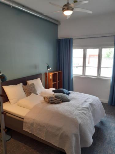 1 queen bed