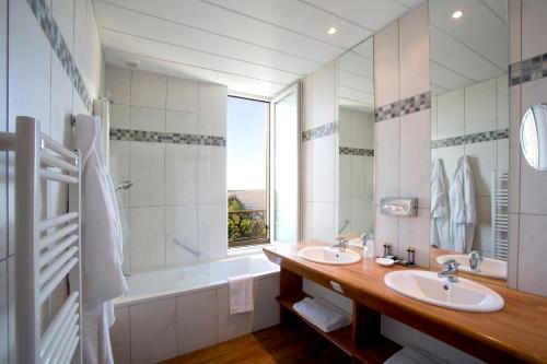 Double or twin room, park view