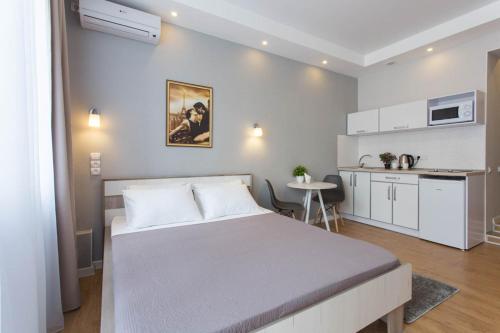 Studio LUX beside metro Universytet, Yaroslava Mudroho - Chernyshevska str 95-5 in Harkov