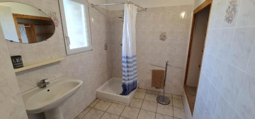 Vannas istaba, Mas 9 Personnes avec piscine in Jonquieres (Provence-Alpes-Cote d'Azur)