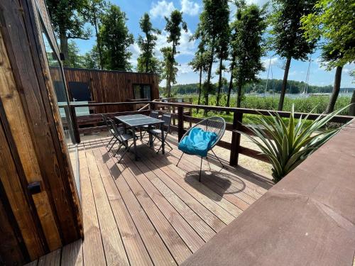 2 bedrooms, 3 beds