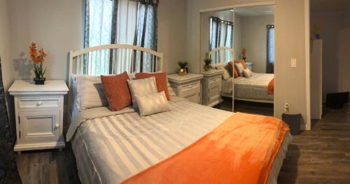 Cozy and Comfy Rooms Near SOFI Stadium, DTLA, USC, LAX, HOLLYWOOD, BEACHES Shared Home