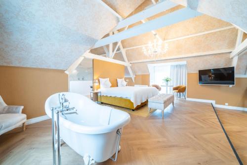 Grand Hotel Normandy by CW Hotel Collection - image 3