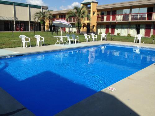 Swimming pool, Super 8 by Wyndham Goldsboro near Outback Steakhouse