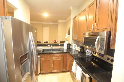 Galleria 2 Bed 2 Bath Luxury Condo
