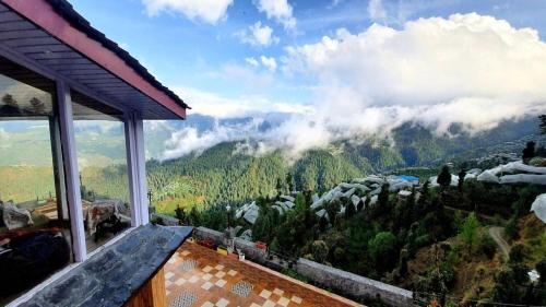 Majestic Himalayan homestay - Hatu Peak