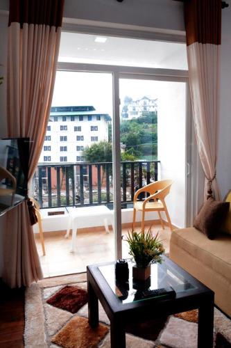 . The Grand Royal Luxury Apartment