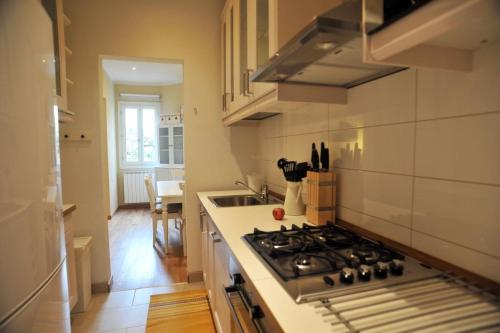 Comfortable and Convenient apt in the center - Zanobi Delux - image 7