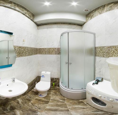 Vannas istaba, Studio apartment in the Center - Heroiv Nebesnoi Sotni sq. 21/7 in Karkiva