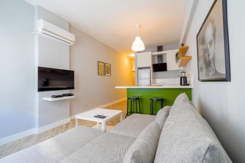 Central and Cozy Apartment near Beach in Muratpasa, Antalya