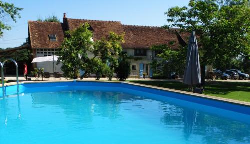 Peldbaseins, B&B Le Corbier in Herry