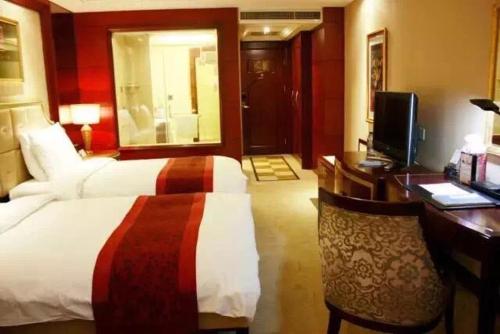 Dynasty International Hotel Dalian Dynasty International Hotel Dalian is conveniently located in the popular Dalian Development Area area. The property has everything you need for a comfortable stay. 24-hour front desk, facilities for 