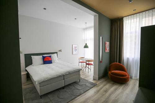 room detail thumbnail 0