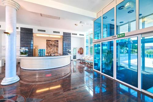 Hotel Gran Vista Plava Laguna - image 13