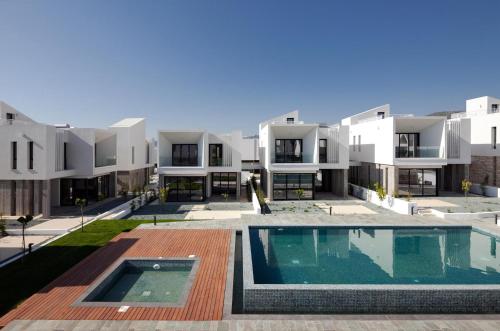 Avalon 1 Villa 6 communal pool