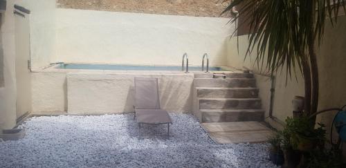 La petite maison dans un village bio - Correns