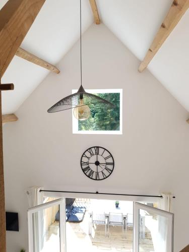 Les Deux Lacs - Stunning Gite, with private swimming pool and 2.75 acre fishing lake in Abjat-sur-Bandiat