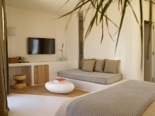 White Pebble Suites - main image