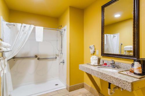 Econo Lodge Cumberland - image 2