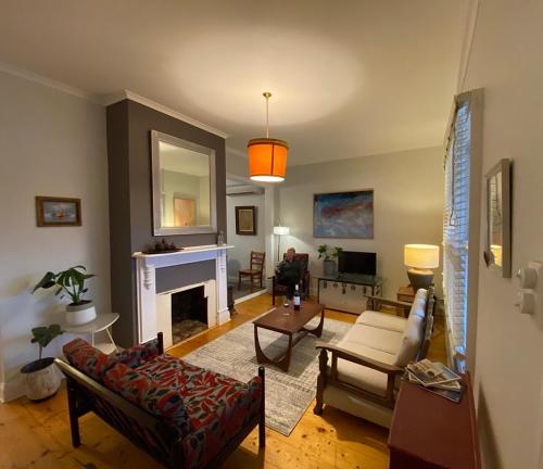 . Loose Leaf Cottage