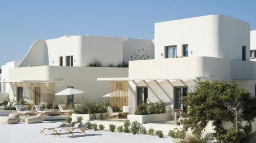 White Pebble Suites - image 4