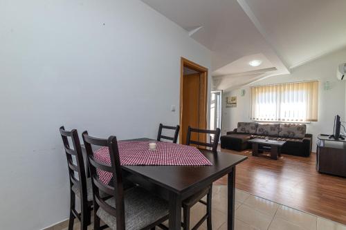 Apartments Tokic - main image