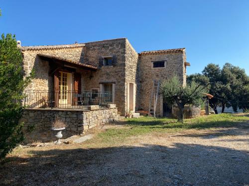 Domaine PiqueRoque - large appartment gîte à louer Flassans-sur-Issole