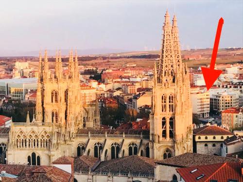 VIENDO LA CATEDRAL desde Plaza Vega