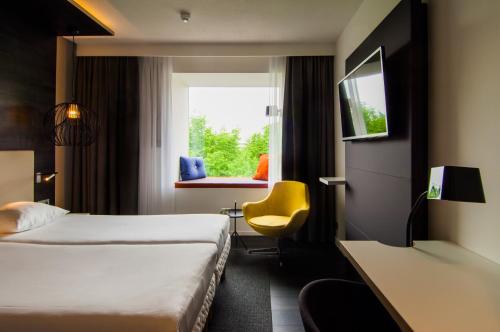 2 twin beds