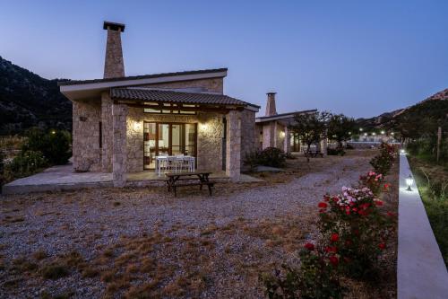 Omalos Village in Mousoures