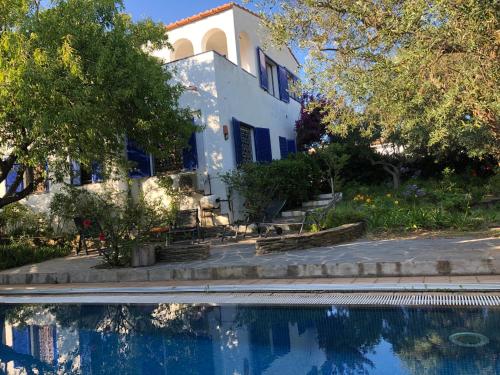  Casa esquina - House garden - Private swimming pool - parking in Cadaqués
