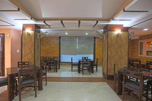 Hotel The Tourist - 1 min from New Delhi Railway Station