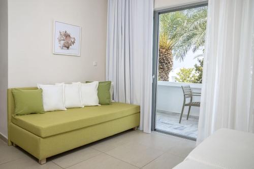 Maritimo Beach Hotel - image 5