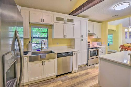 Family Home Walk to Downtown and Stetson Univ! in DeLand, USA