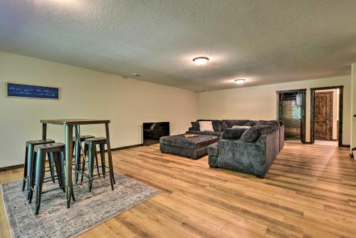 Modern Nisswa Escape with Deck Near Gull Lake! - image 8