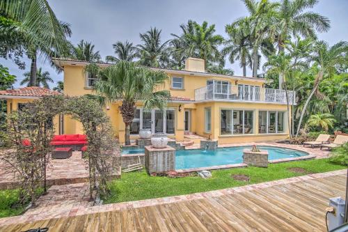 Sunny Waterfront Home in Upscale Neighborhood - image 5