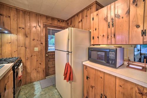 Riverfront Escape with Dock 19 Mi to Saratoga! - image 4