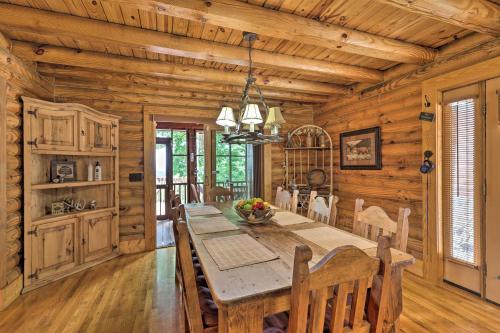 Purlear Luxury, Spacious Log Cabin with Mtn Views! in Purlear, USA