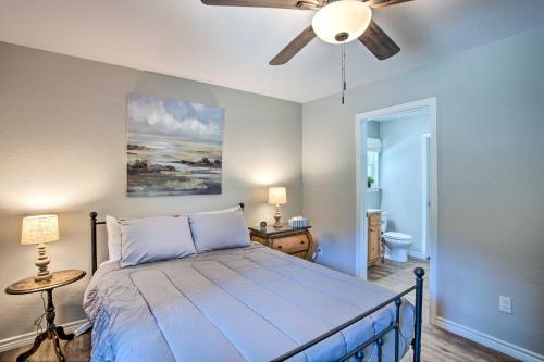 Charming Lake Fork Cottage w/ Screened-In Porch! in Yantis (TX)