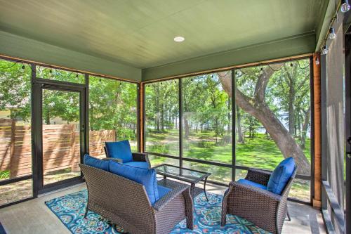 Charming Lake Fork Cottage w/ Screened-In Porch! in Yantis (TX)