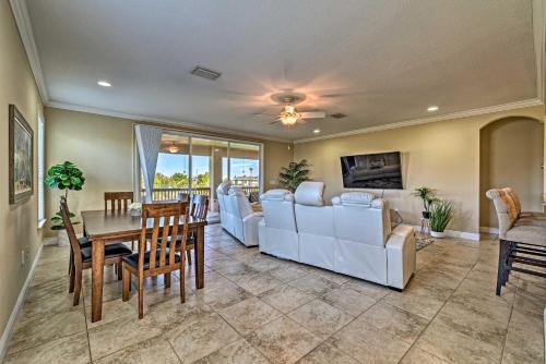 Bright Bayfront Home Less Than 2 Mi to Hernando Beach in Tampa City Center