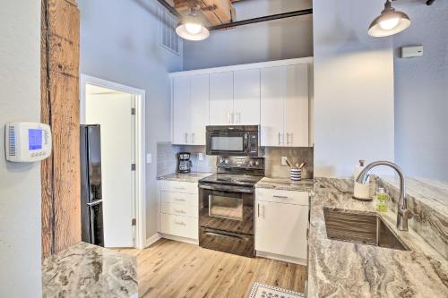 Modern Grand Haven Condo - Steps to Downtown! in Grand Haven, USA