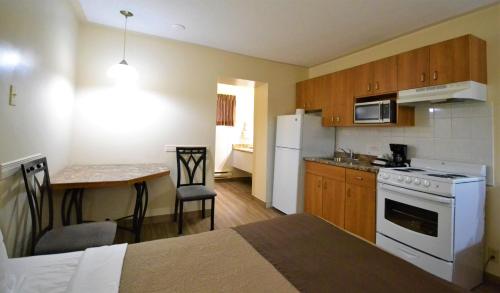 Konyha, Newmarket Inn in Barrie