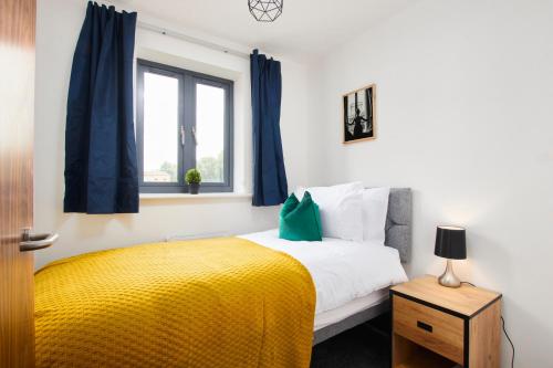 Fantastic 5 Bed House in Manchester w/Parking