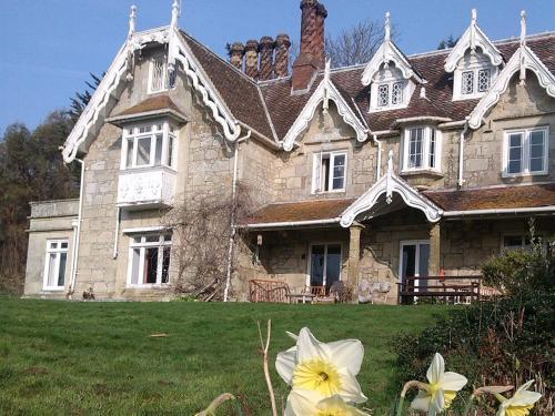 Lisle Combe - main image
