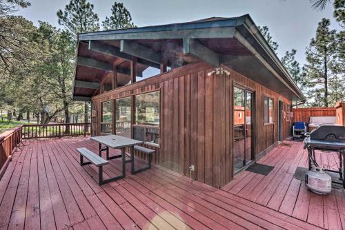 Quiet Retreat with Hot Tub - 16 Miles to Ski Apache! - image 11