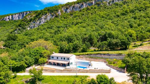 Viesnīcas āriene, Villa Kristina - Swimming pool, Dolenja Vas - Istra in Dolenja Vas