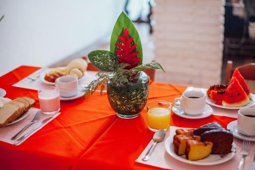 อาหารและเครื่องดื่ม, Pousada Chale Suisso in หาดอิตากวันดูบา