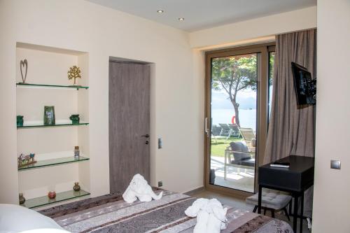 Glyfada Beach Hotel - image 6