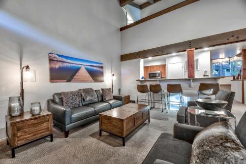 437 Pine Grove